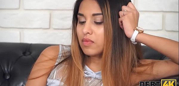 DEBT4k. Man will make a concession to the teen debtor if she spreads legs
